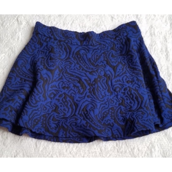NWT AMBAR Black & Blue Abstract Pattern Circle Mini Skirt - Picture 1 of 7